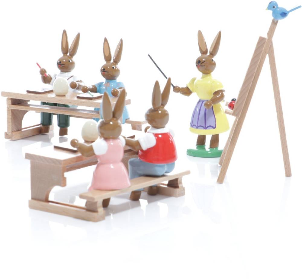 Rudolphs Schatzkiste Osterfiguren - Hasenschule mit Lehrerin und sitzende Schüler auf Bänken - Höhe 7,5cm Exklusive Angebote