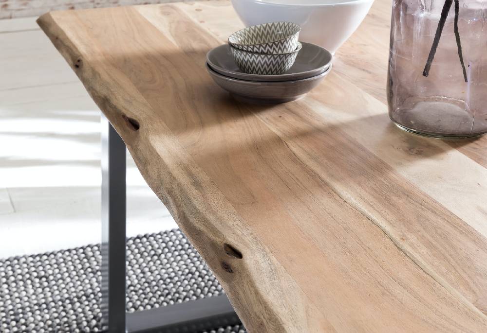 Salesfever Baumkantentisch Stühle hellbraun 200 cm massiv NATUR 5tlg GIADA Vatertagsangebot