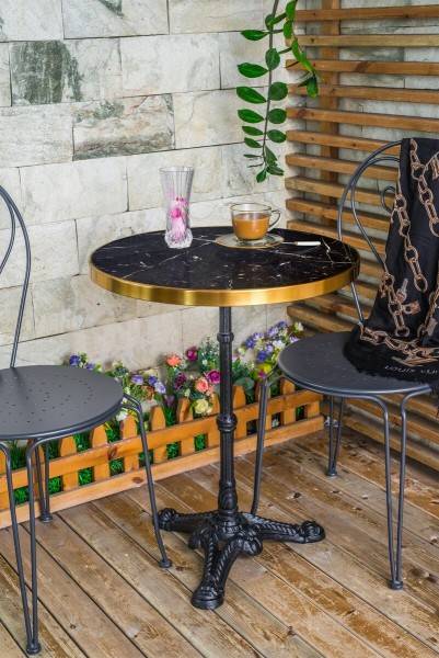 Sit Möbel Bistro-Tisch, 57 cm rund (THIS & THAT) 09997-11 (Platte schwarz mit Messing, Gestell schwarz) Begrenztes Angebot
