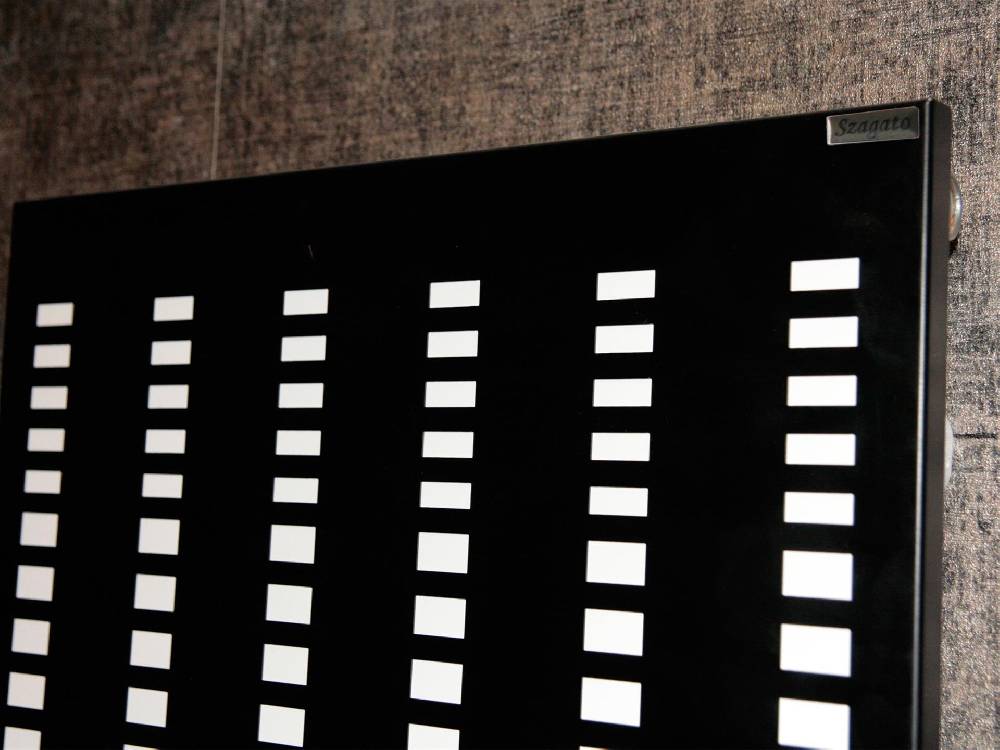 Szagato BADHEIZKÖRPER Design broken Mirror 2 120x47cm 799 Watt schwarz (+1 Halter 15mm) SZAGATO Designheizkörper Handtuchheizkörper mit Mittelanschluss Vatertagsangebot