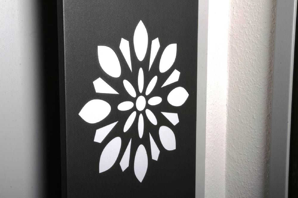 Szagato BADHEIZKÖRPER Design Flower 3 180x47cm 1118 Watt anthrazit moonstone SZAGATO Designheizkörper Handtuchheizkörper mit Mittelanschluss Handtuchwärmer Preisnachlass