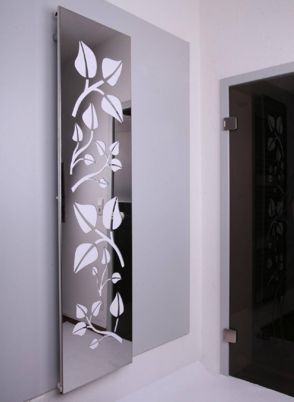 Szagato BADHEIZKÖRPER Design Leaves 3 180x47cm 1118 Watt Edelstahl Hochglanz SZAGATO Designheizkörper Handtuchheizkörper mit Mittelanschluss Handtuchwärmer Blitzangebot