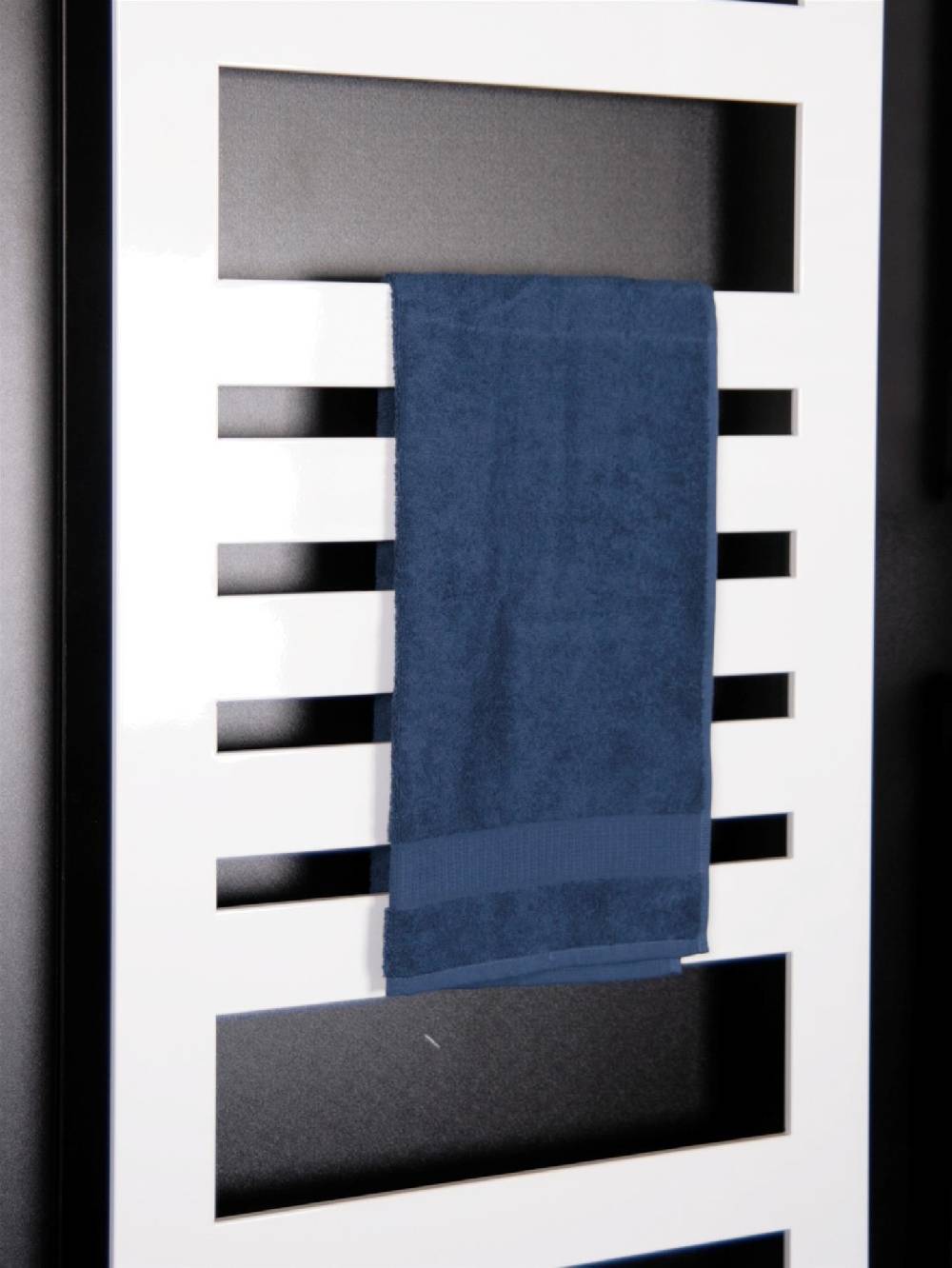 Szagato BADHEIZKÖRPER Design Zebra 3 175x60cm 1302 Watt weiß SZAGATO Designheizkörper Handtuchheizkörper mit Mittelanschluss Handtuchwärmer Osterangebot