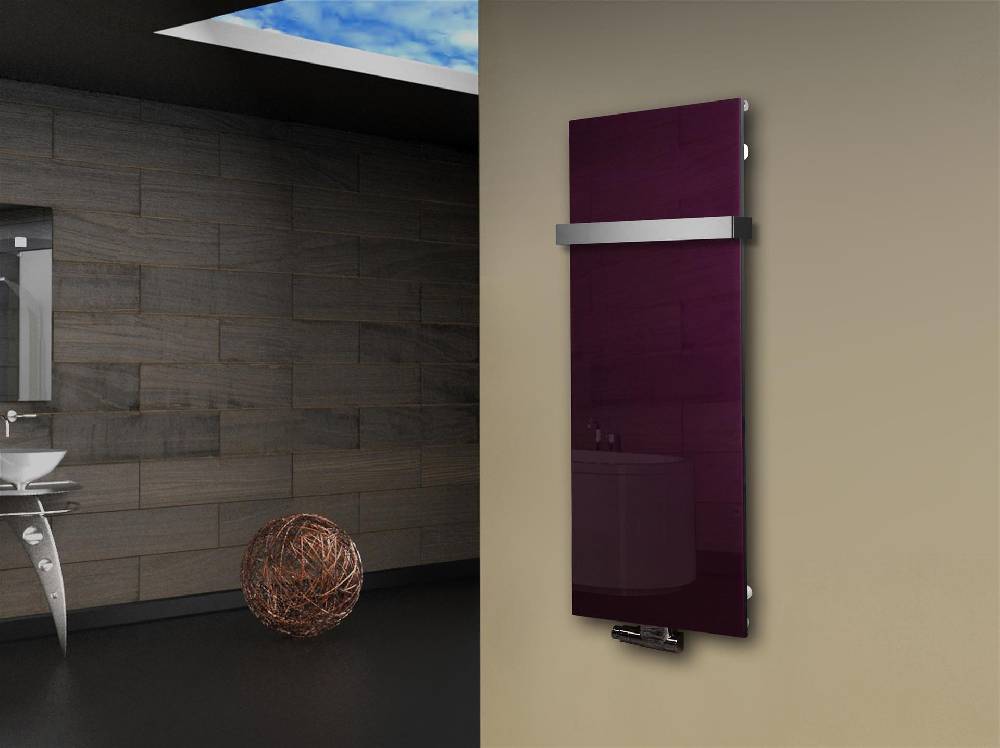 Szagato Badheizkörper mit Glas Design Montevideo 2 (Glasfront) 120x47cm 799 Watt violett (+1 Halter 50mm) SZAGATO Designheizkörper mit Mittelanschluss Super Sparpreis