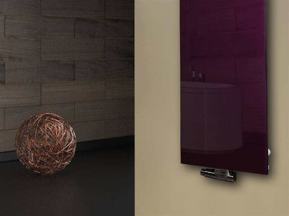 Szagato Badheizkörper mit Glas Design Montevideo 2 (Glasfront) 120x47cm 799 Watt violett (+1 Halter 50mm) SZAGATO Designheizkörper mit Mittelanschluss Super Sparpreis