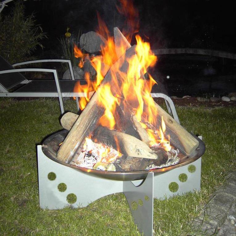 Szagato Feuerschale Garten aus Edelstahl ØxH 70x30cm Design 1 SZAGATO Feuerschale für den Garten Feuerschale outdoor Grillschale Grillkorb 70cm groß Discount Store für neue Produkte