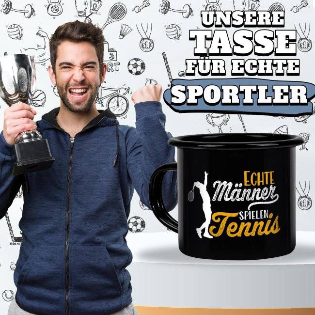 Tassendruck Schwarze Emaille- mit Spruch - Echte Männer spielen Tennis Fabrikladen